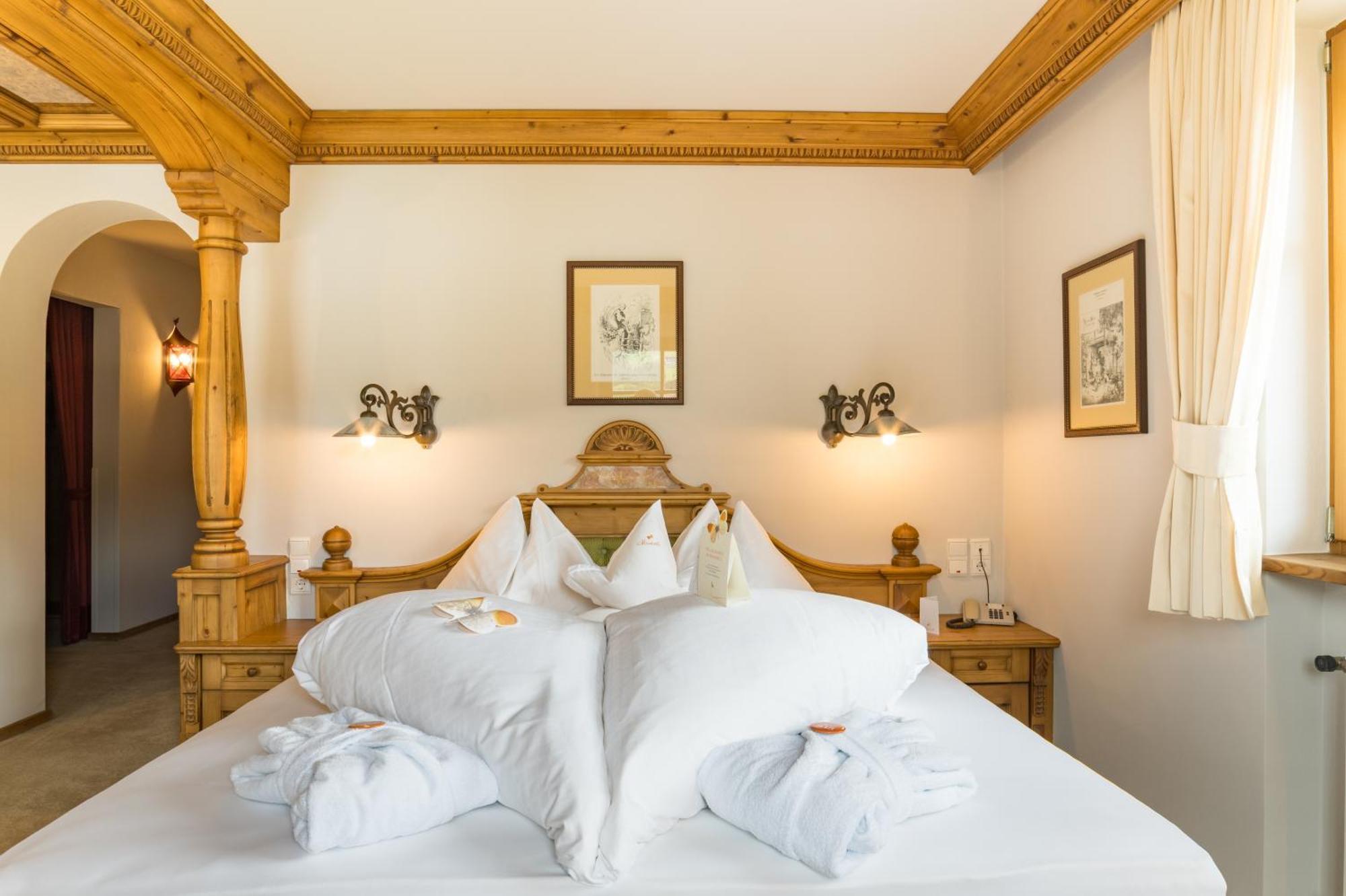 Olang Mirabell Dolomites Hotel - Luxury Ayurveda & Spa מראה חיצוני תמונה